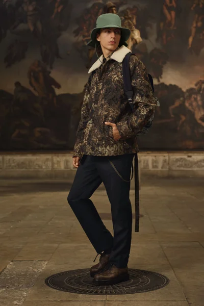Look 5